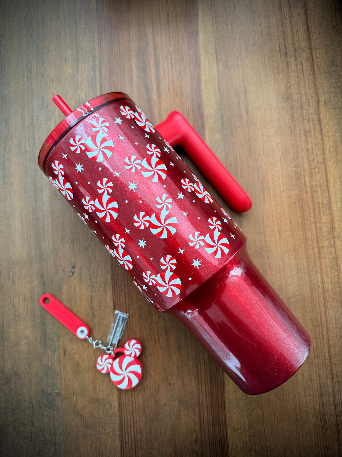 2025 Starbucks x Disney Navidad Quencher 30 0z