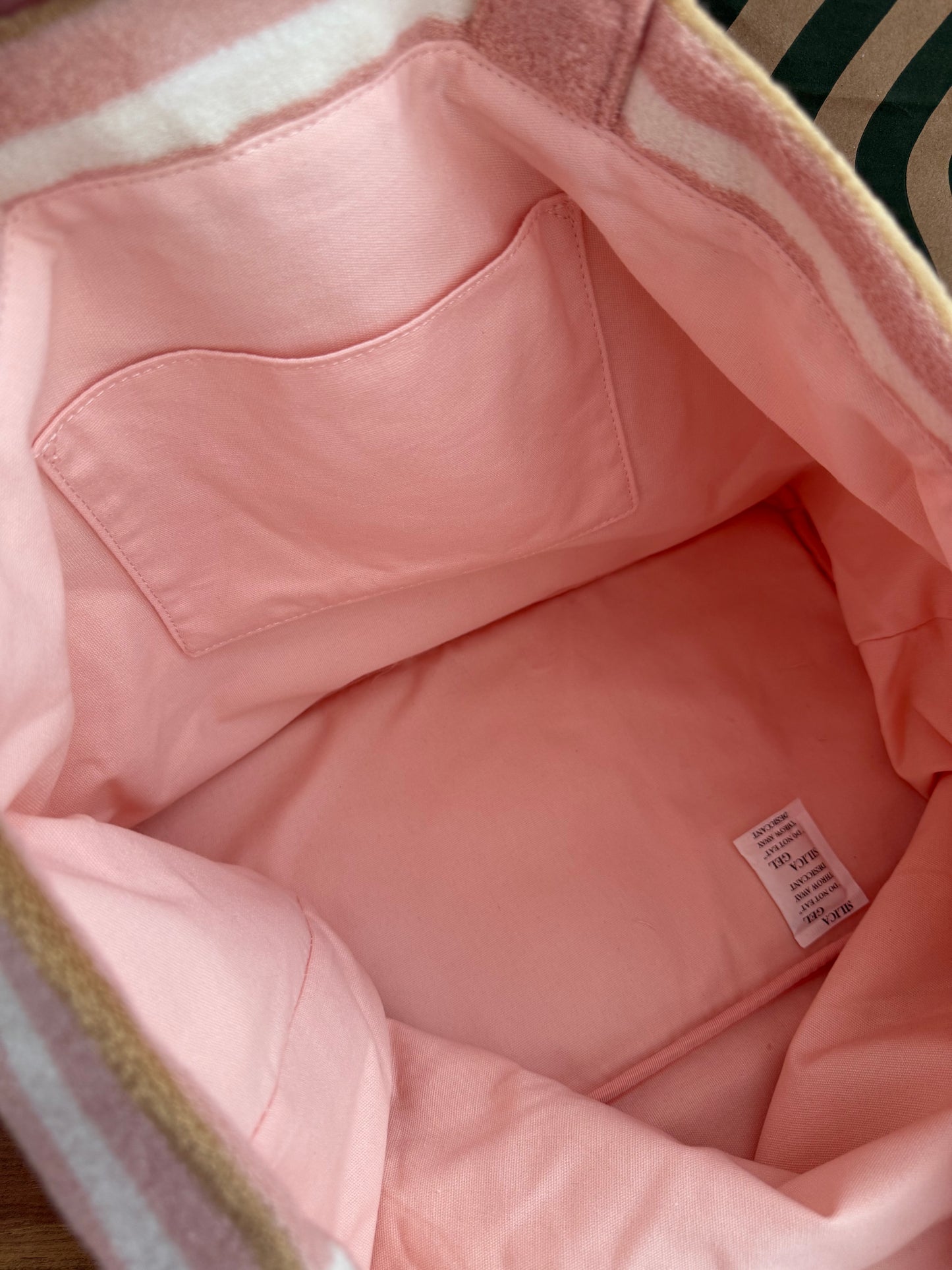 2025 Starbucks Bolsa de Playa Cafe de Verano