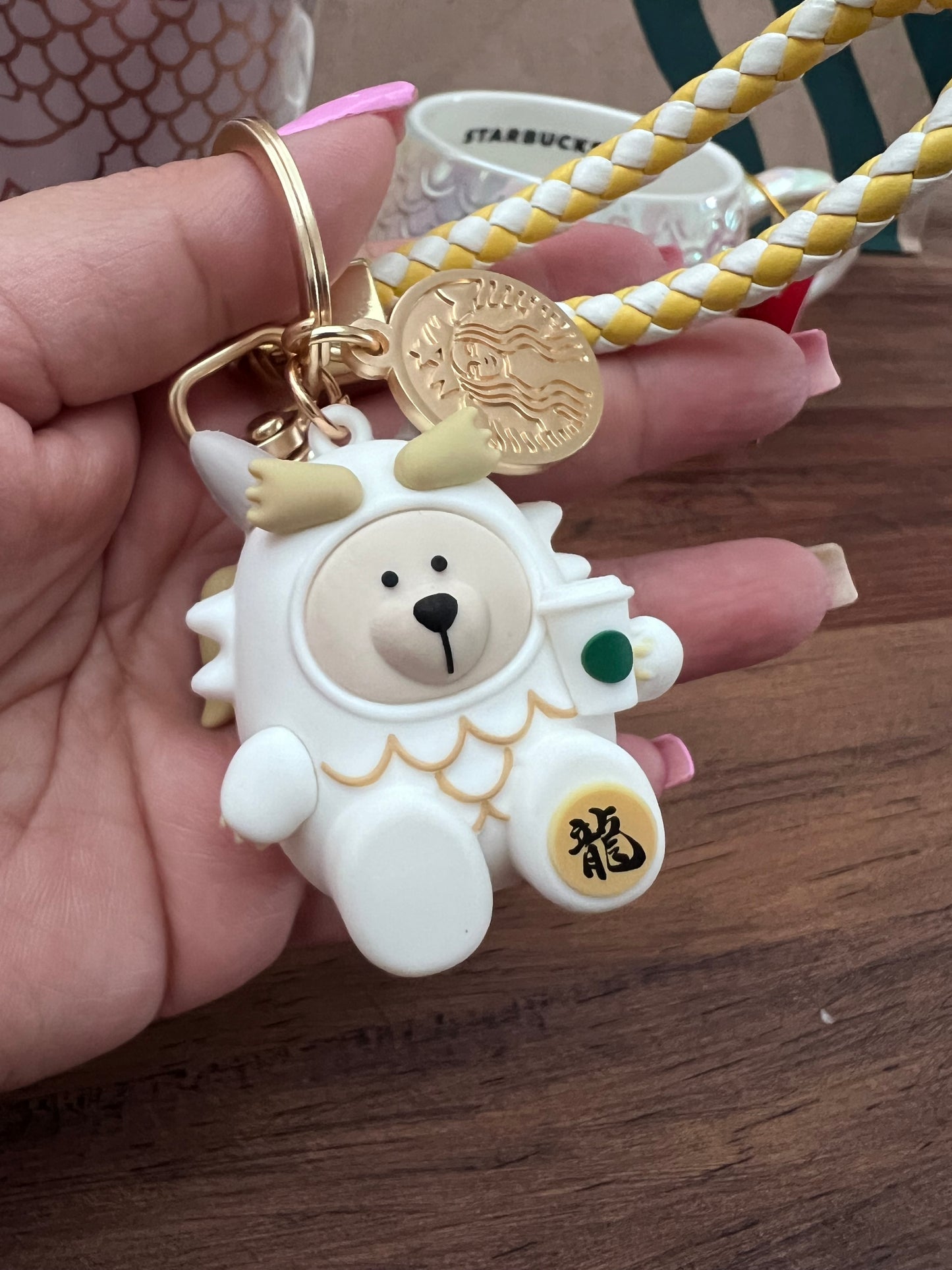 Starbucks Keychain Dragón Blanco